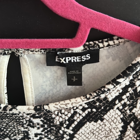 Express snake skin blouse - Picture 2 of 3